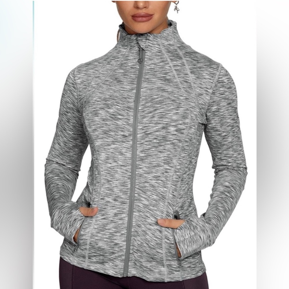 QUEENIEKE Gray Athletic Zip-Up Jacket with High Collar